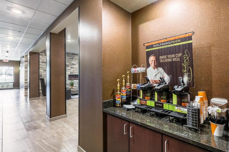 Cobblestone Hotel & Suites – Stevens Point image