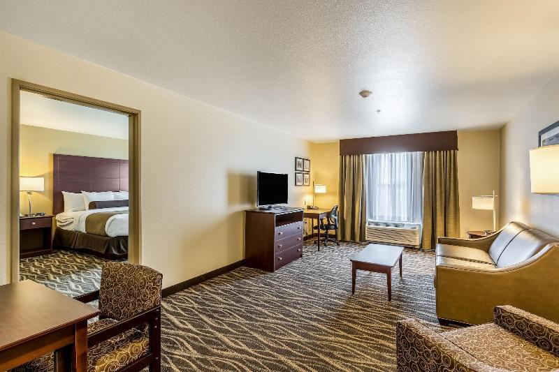 Cobblestone Hotel & Suites – Stevens Point image
