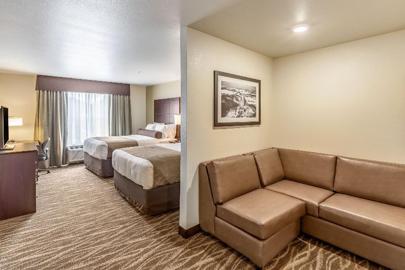 Cobblestone Hotel & Suites – Stevens Point image