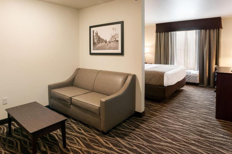 Cobblestone Hotel & Suites – Stevens Point image