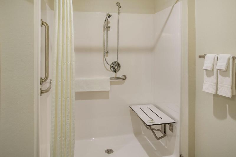 Cobblestone Hotel & Suites – Stevens Point image