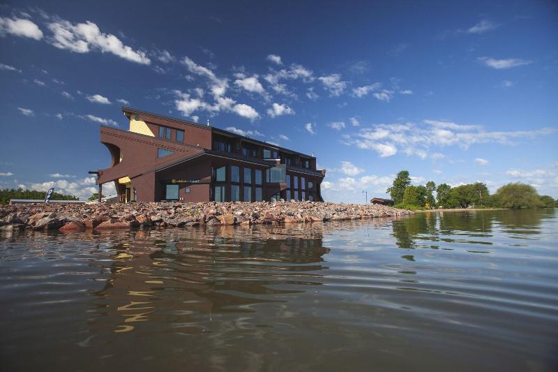 Blue Wave Inn image