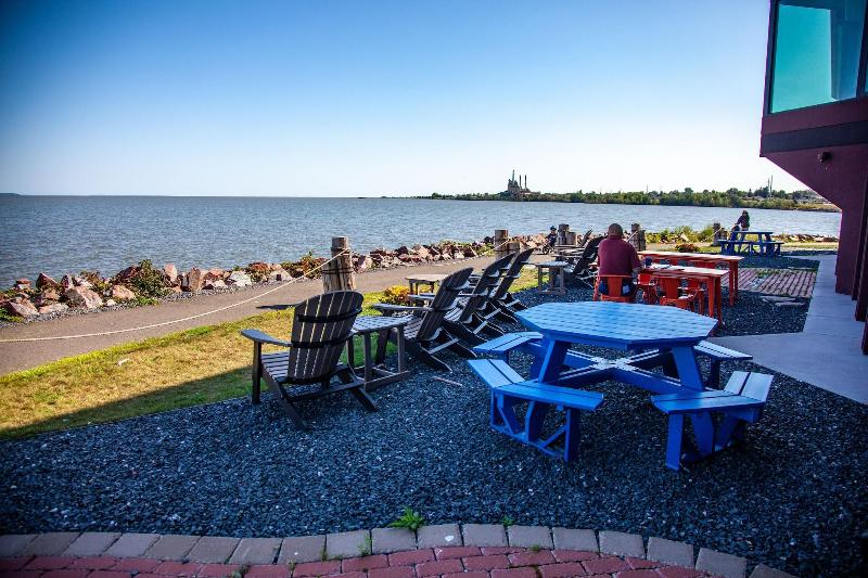 Blue Wave Inn image
