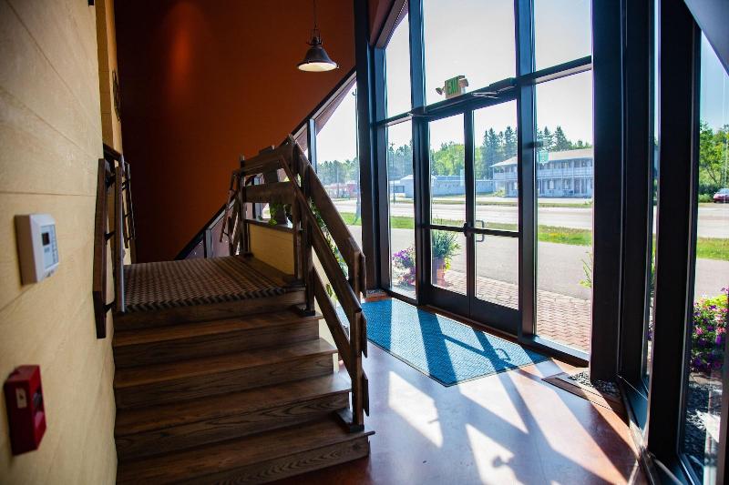 Blue Wave Inn image