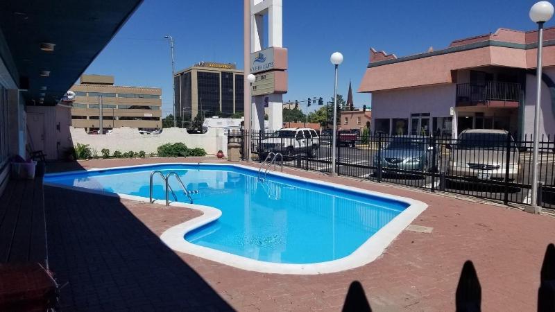 Santa Fe Inn Pueblo image
