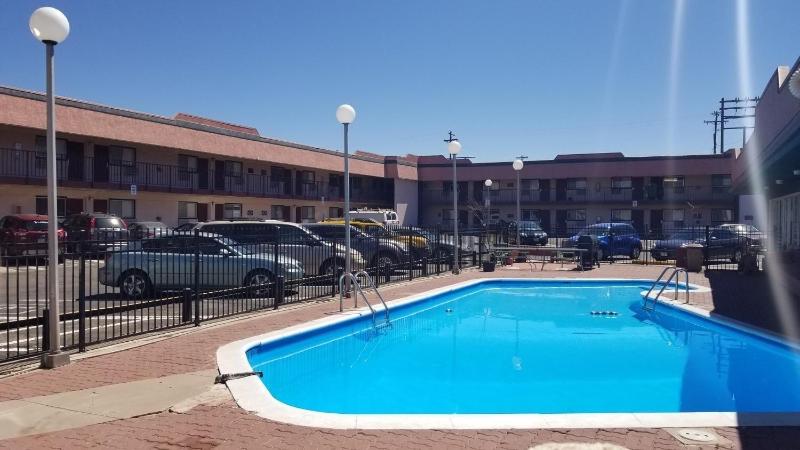 Santa Fe Inn Pueblo image