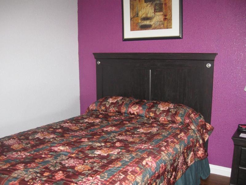 Santa Fe Inn Pueblo image