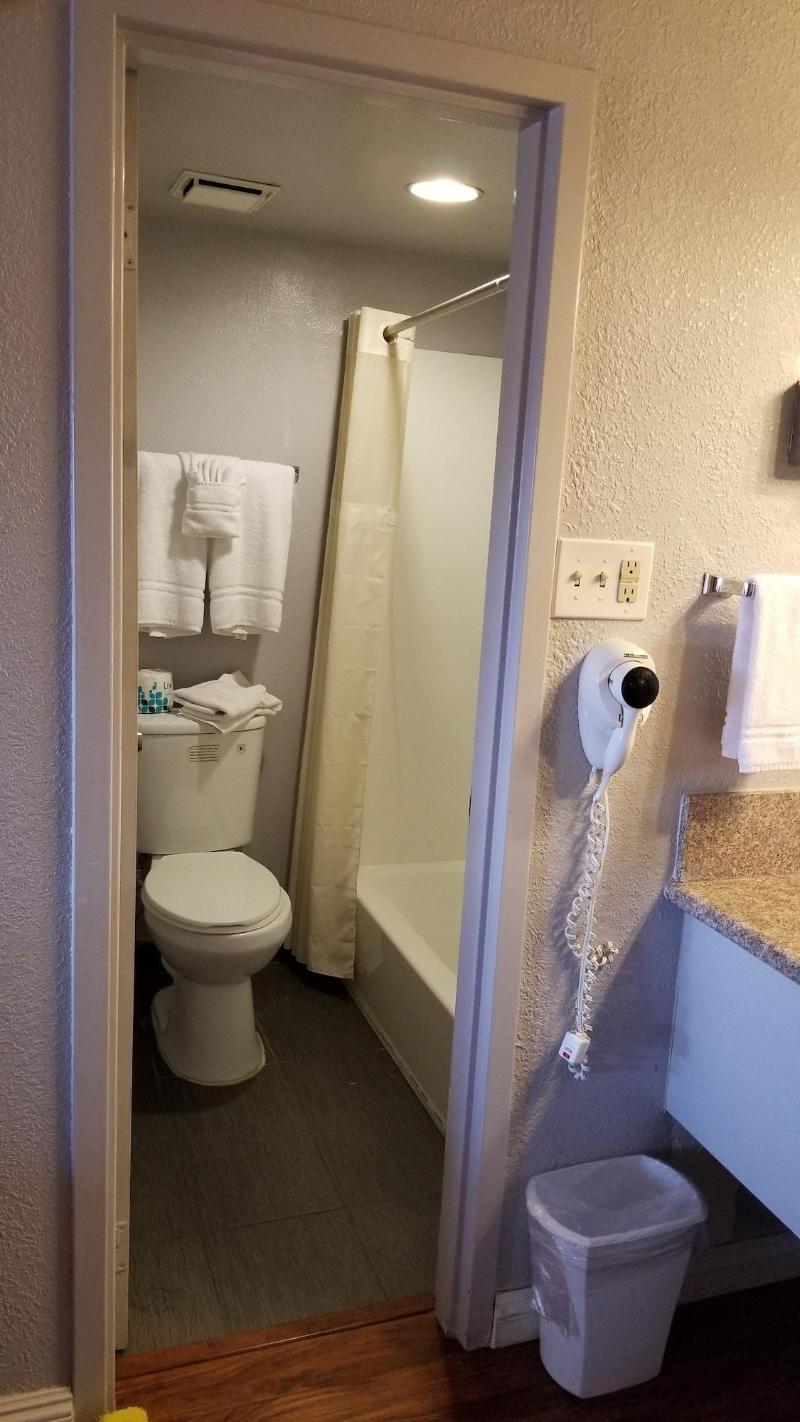 Santa Fe Inn Pueblo image