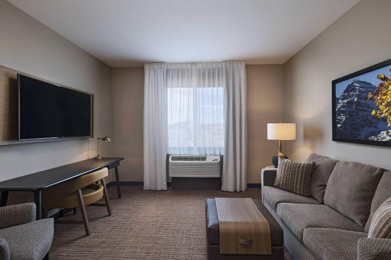 Fairfield Inn & Suites by Marriott Colorado Spring image