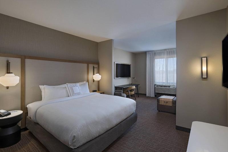 Fairfield Inn & Suites by Marriott Colorado Spring image
