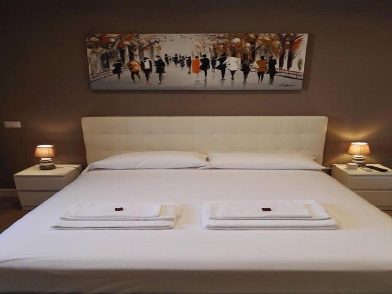 Tolli Rooms image
