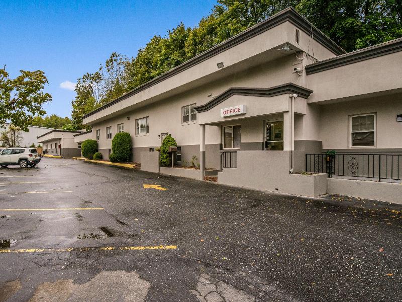 Motel 6 Tinton Falls, NJ – Neptune image