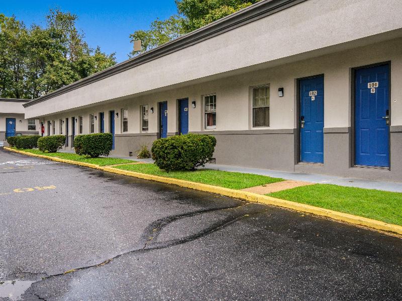 Motel 6 Tinton Falls, NJ – Neptune image