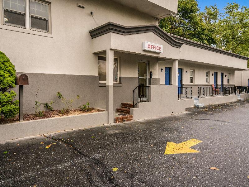 Motel 6 Tinton Falls, NJ – Neptune image