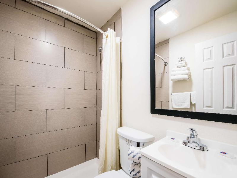 Motel 6 Tinton Falls, NJ – Neptune image