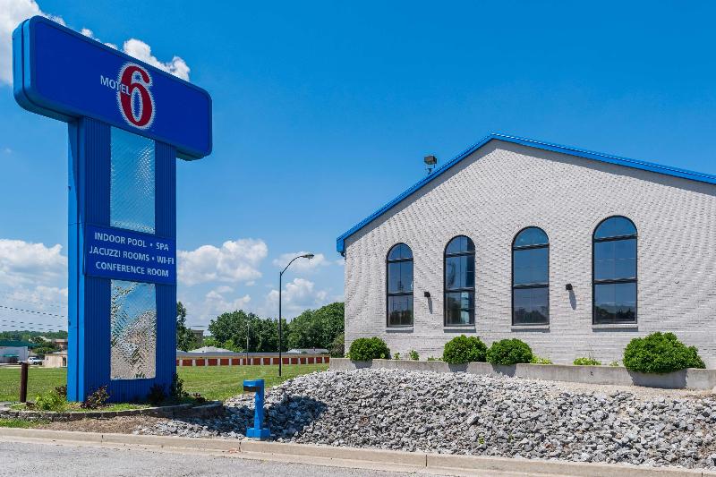 Motel 6 Richmond, IN image