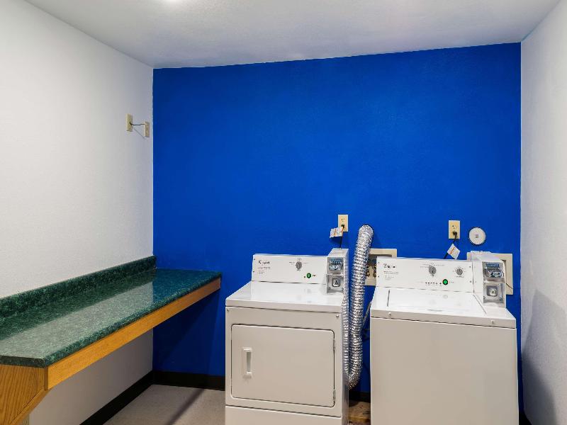 Motel 6 Richmond, IN image