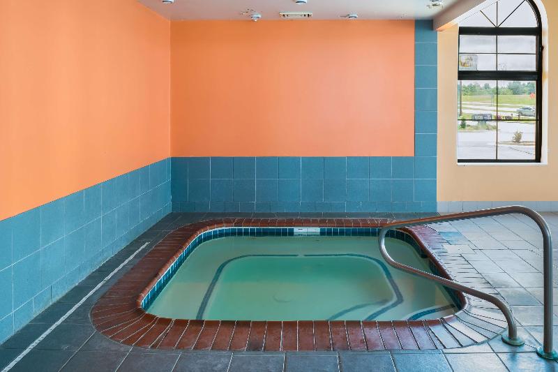 Motel 6 Richmond, IN image