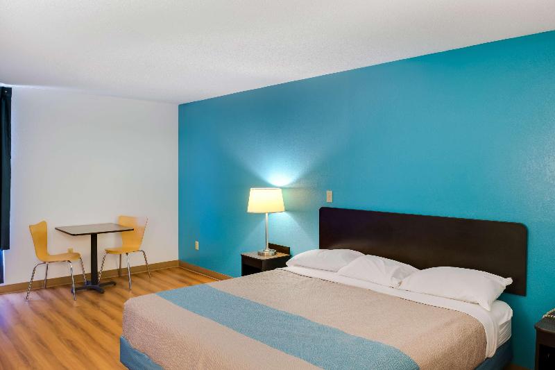 Motel 6 Richmond, IN image