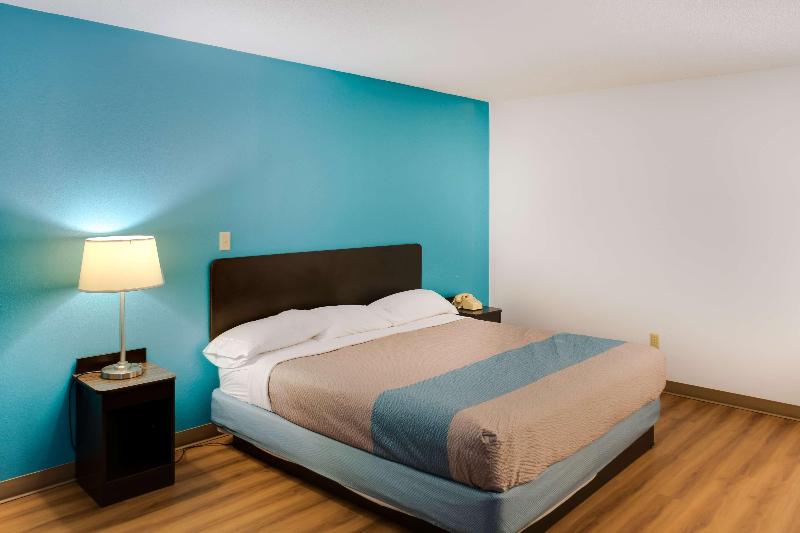 Motel 6 Richmond, IN image