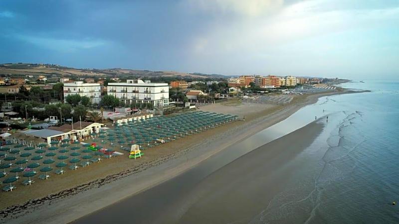 Hotel Internazionale image