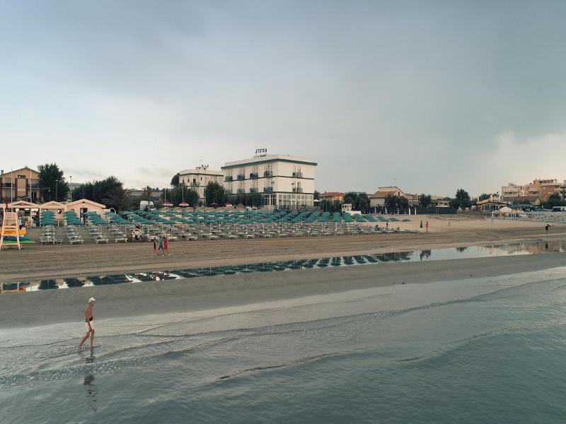 Hotel Internazionale image