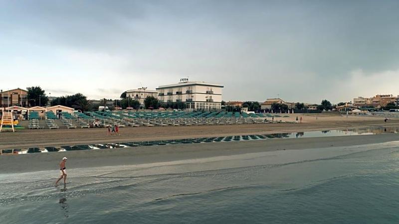 Hotel Internazionale image
