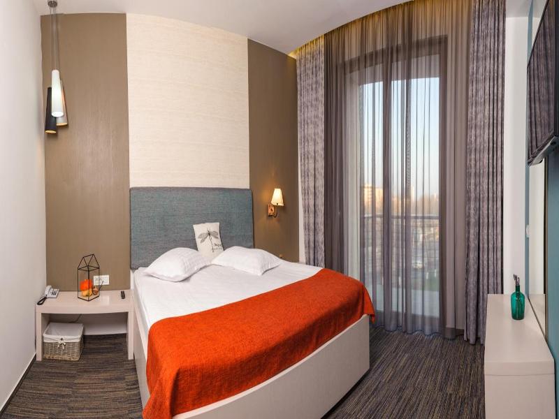 Hotel On Plonge Junior image
