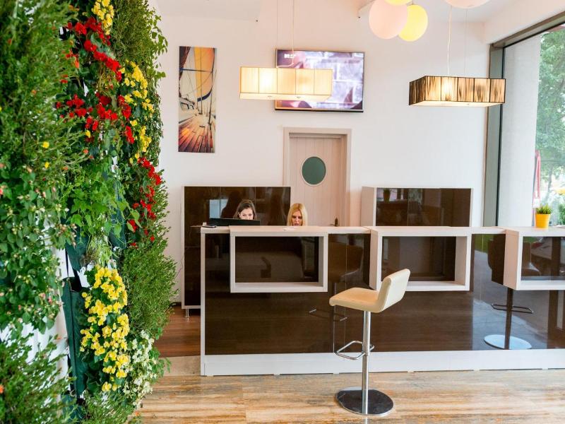 Hotel On Plonge Junior image
