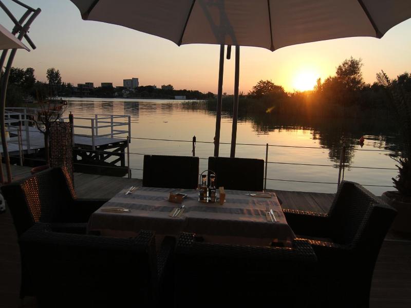 Hotel On Plonge Junior image