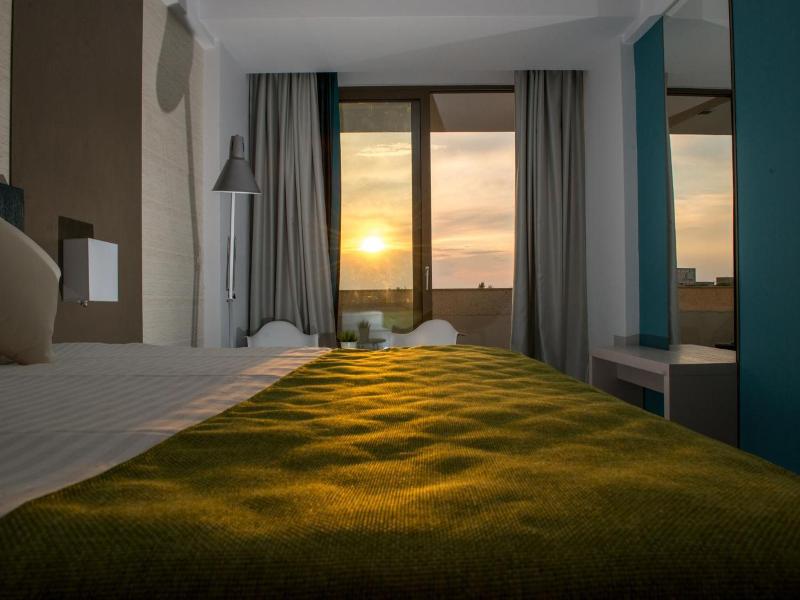 Hotel On Plonge Junior image