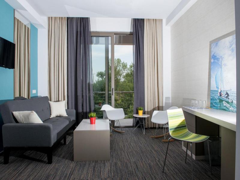 Hotel On Plonge Junior image