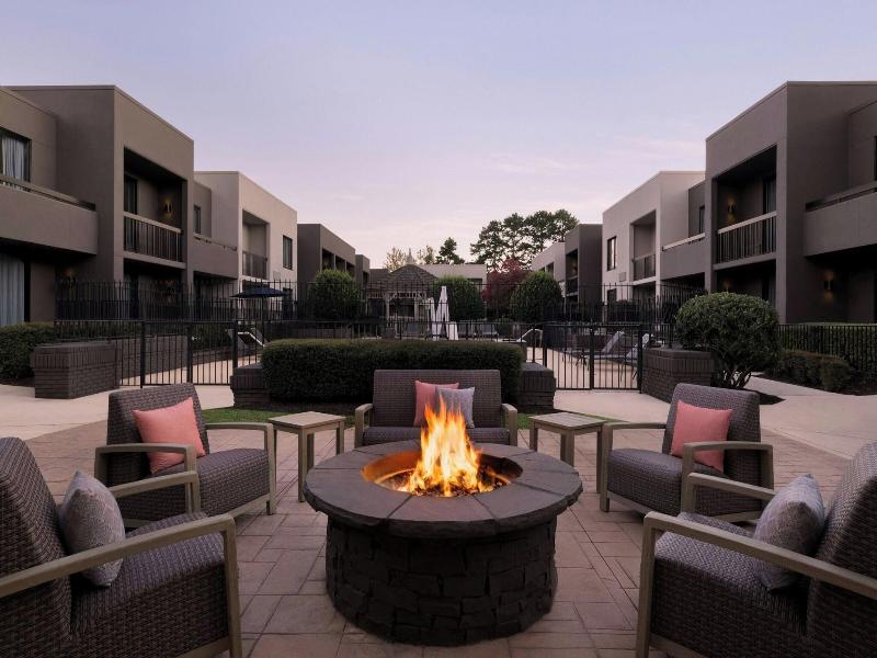 Courtyard By Marriott Atlanta Northlake image