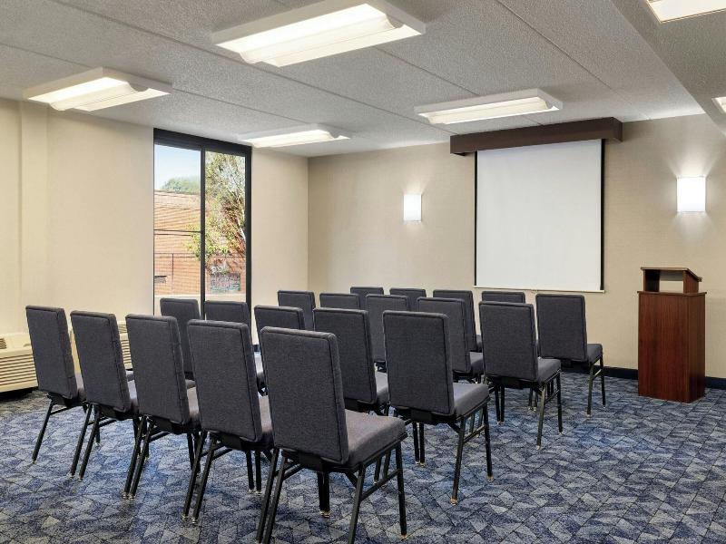 Courtyard By Marriott Atlanta Northlake image