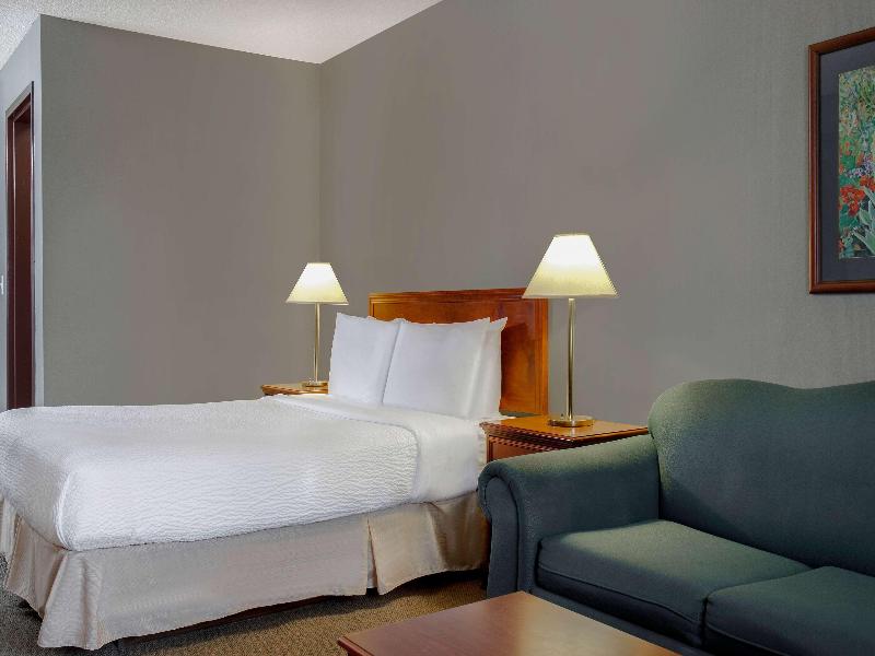 Days Inn by Wyndham Whitecourt image