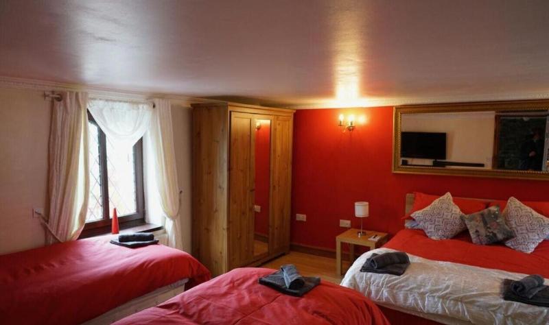 Pentre Riding Stable And Accommodation image