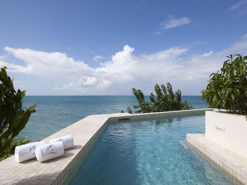 Cove Suites At Blue Waters image