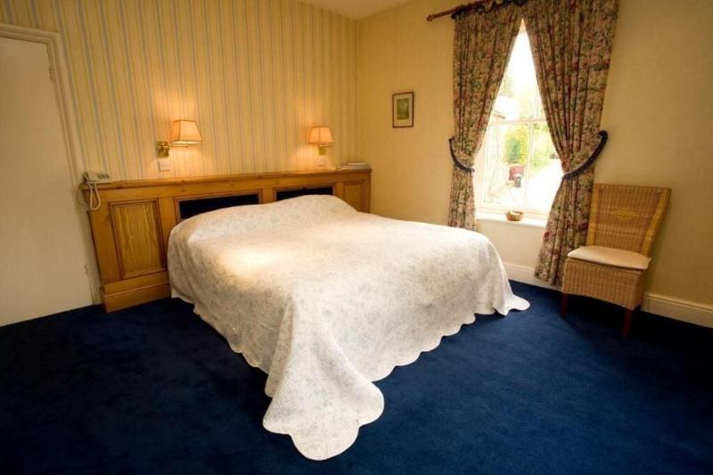 Calf's Head Hotel image