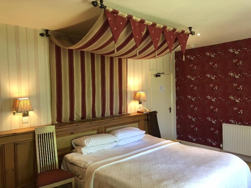 Calf's Head Hotel image