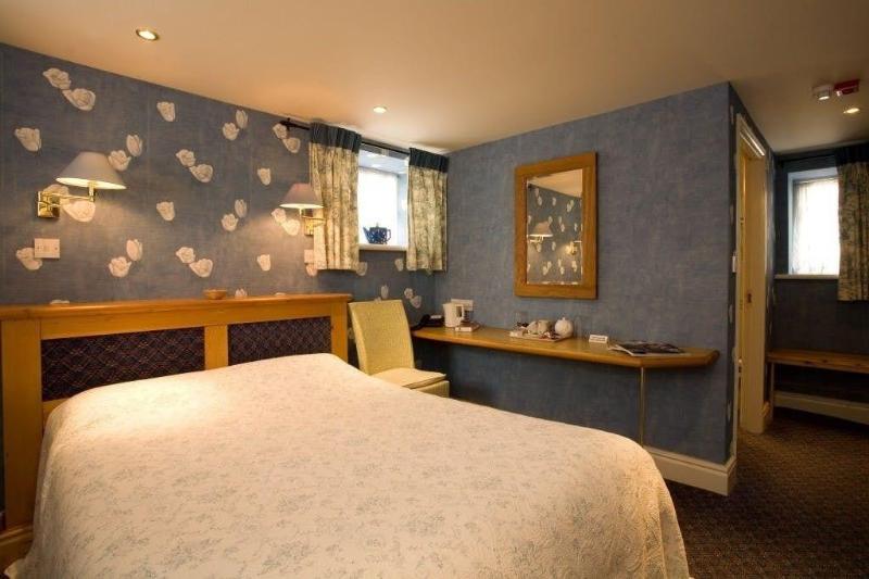 Calf's Head Hotel image