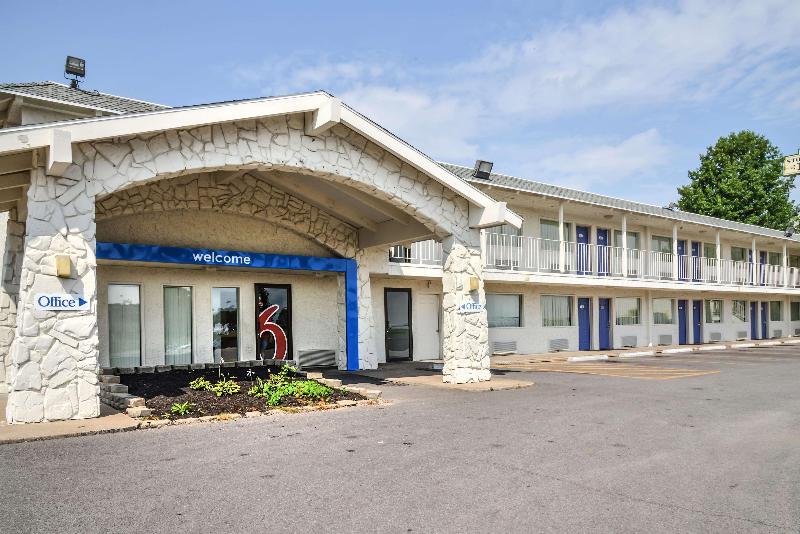 Motel 6 Saint Joseph, MO image