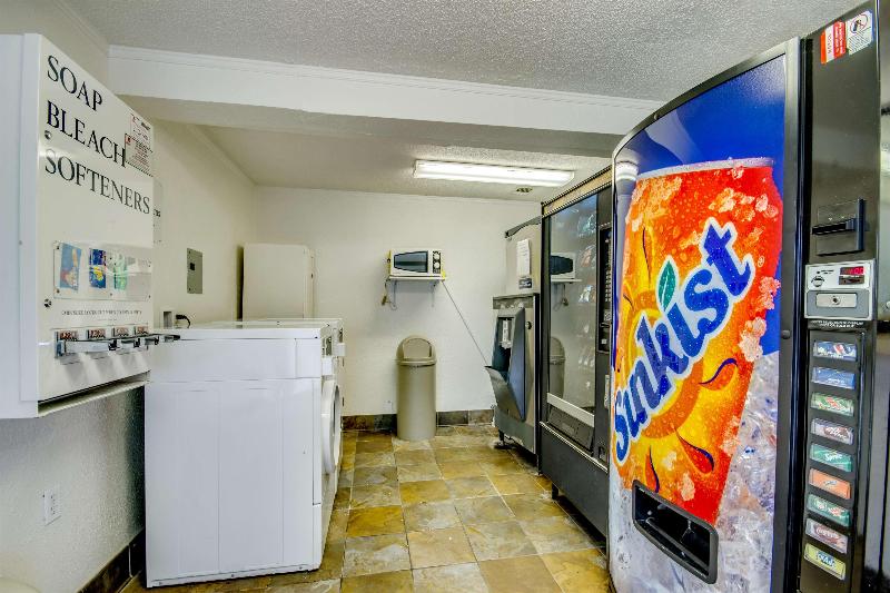 Motel 6 Saint Joseph, MO image