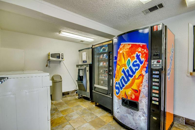 Motel 6 Saint Joseph, MO image