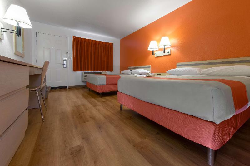 Motel 6 Saint Joseph, MO image