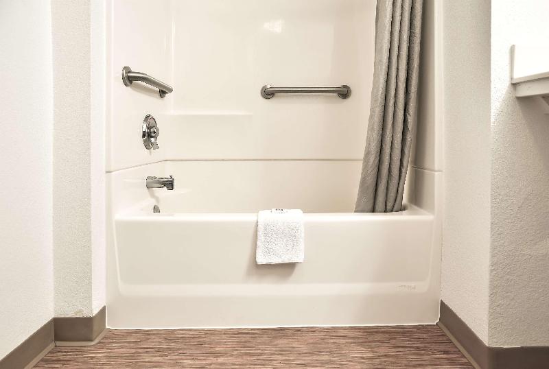 Motel 6 Saint Joseph, MO image