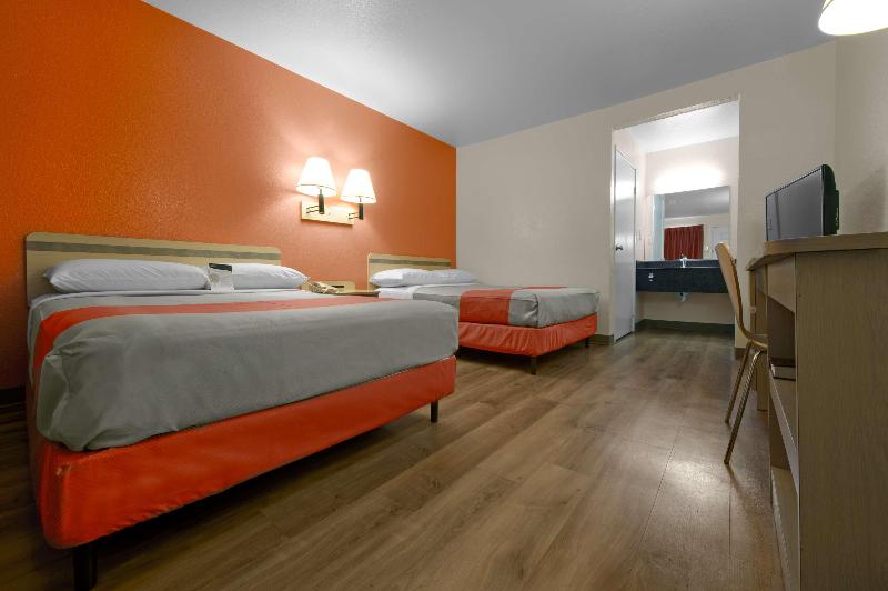 Motel 6 Saint Joseph, MO image
