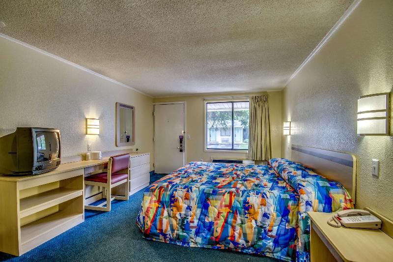 Motel 6 Saint Joseph, MO image