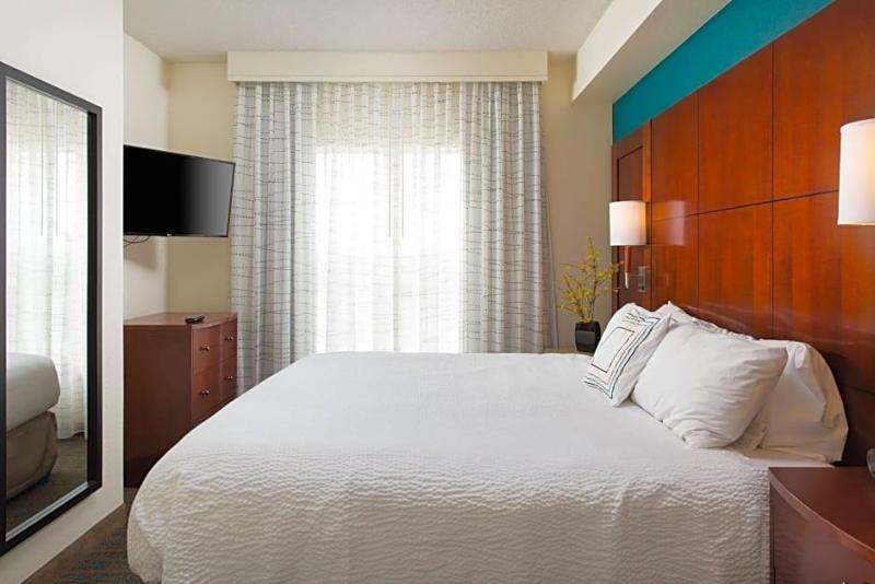 Residence Inn By Marriott Kansas City Airport image