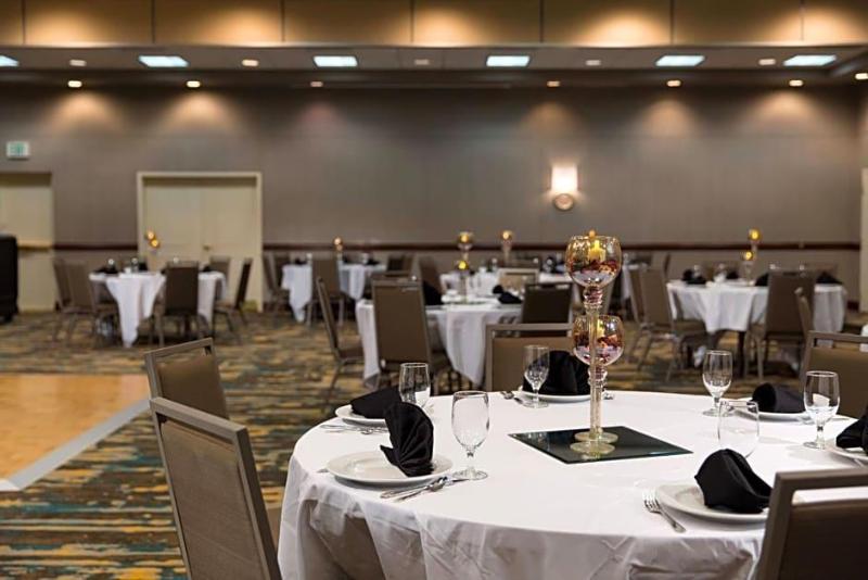 Residence Inn By Marriott Kansas City Airport image