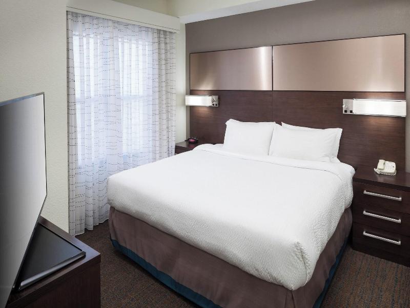 Residence Inn By Marriott Kansas City Country Club